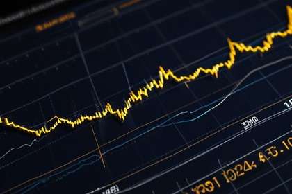 ภาพปกบทความ ทองคำ MT4 MetaTrader 4 ใช้งานเทรดทองยังไง XAU 2569 - ภาพถ่ายสมจริงแนวการเงิน iCafeForex