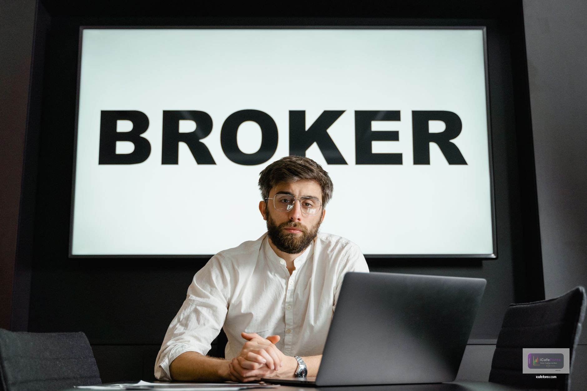 EBC Financial Broker คือใคร และอยู่ภายใต้การกำกับดูแลใด?