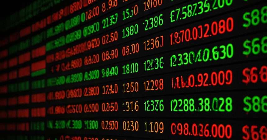 ภาพปกบทความ อัตราดอกเบี้ยกับ Forex ธนาคารกลางกำหนดทิศทาง 2026 - ภาพถ่ายสมจริงแนวการเงิน iCafeForex