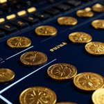 ภาพปกบทความ วิธีจัดการเงินทุนForexให้รอดไม่ล้างพอร์ตปี2026 - ภาพถ่ายสมจริงแนวการเงิน iCafeForex