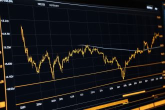 ภาพปกบทความ Moving Average Crossover Signal สัญญาณ ตัด กัน MA 2026 - ภาพถ่ายสมจริงแนวการเงิน iCafeForex